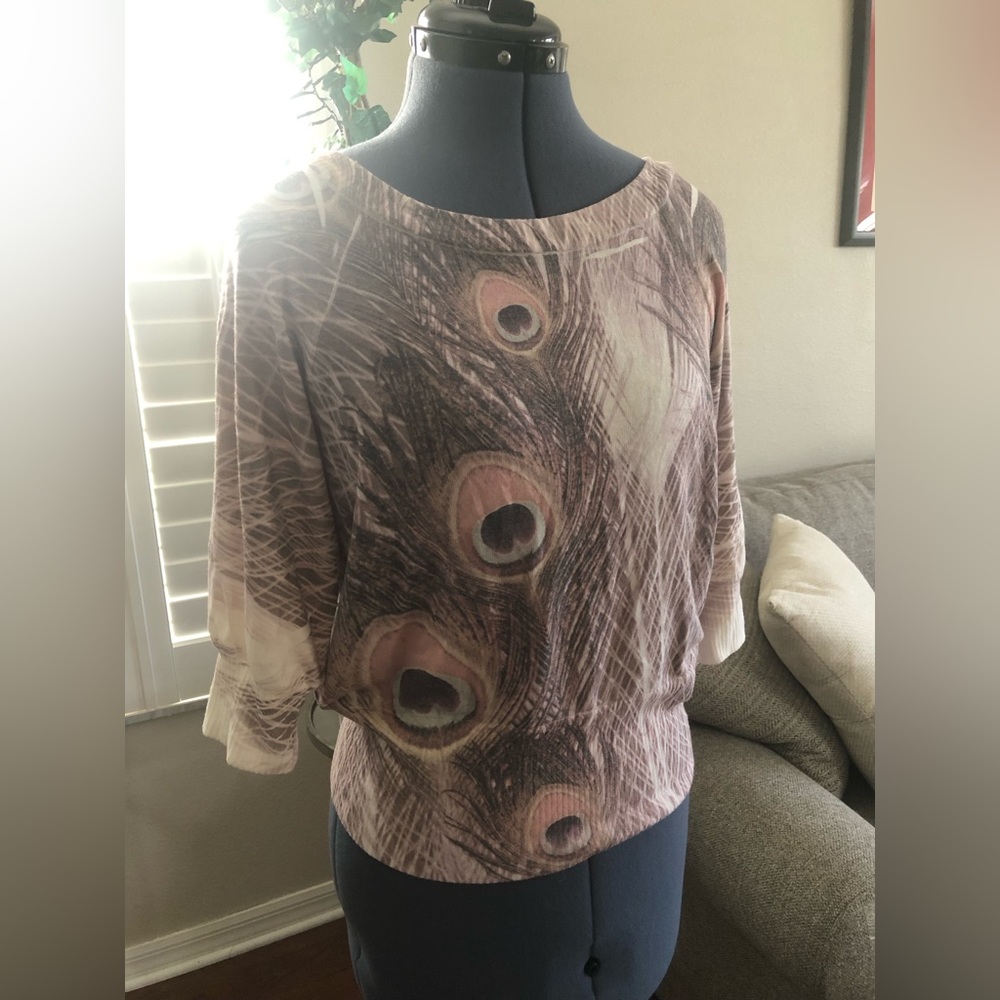 Peacock feather themed super soft scoop neck, 3/4 sleeve top size Small